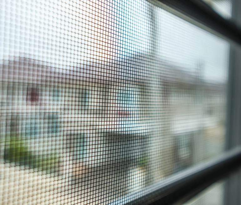 Údržba sítí proti hmyzu se vyplatí